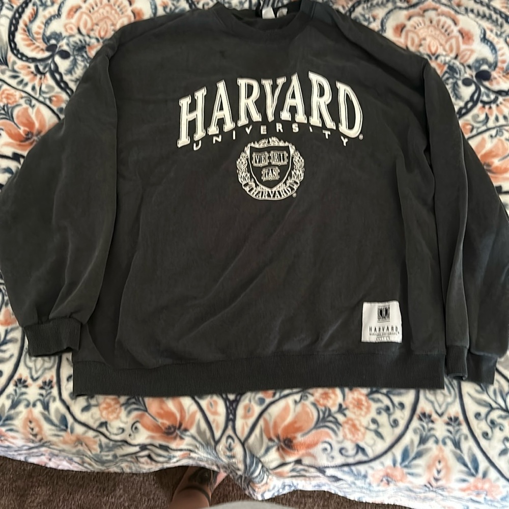 Crewneck sweater